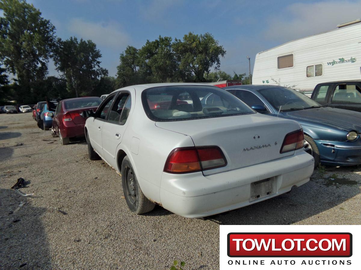1997 Nissan Maxima (Kansas City, Kansas) Nissan Maxima Government Surplus Auction - Photo #5